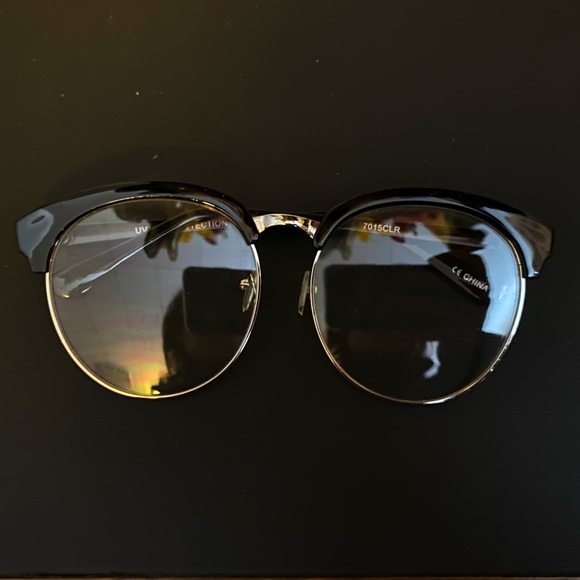 Round black and silver oversized glasses - Picture 3 of 3